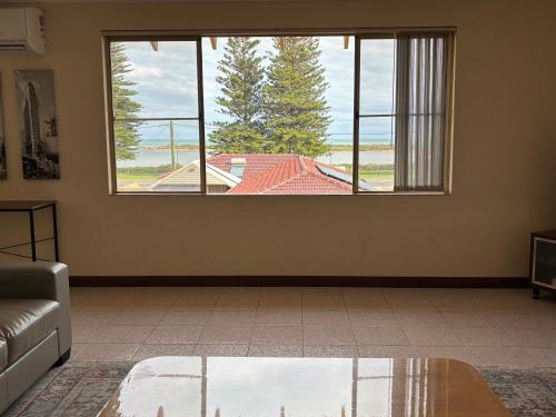 Χώρος καθιστικού στο Ocean Vista Beach Stay