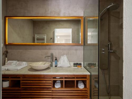 Ένα μπάνιο στο Adeste Villas I Private pools & Stunning seaviews