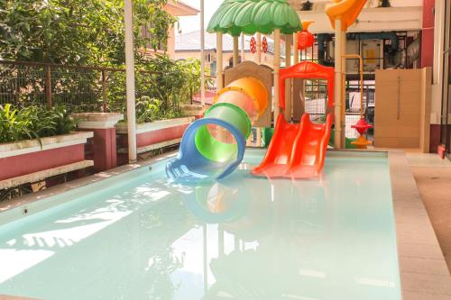 Πισίνα στο ή κοντά στο Parkview Hotel