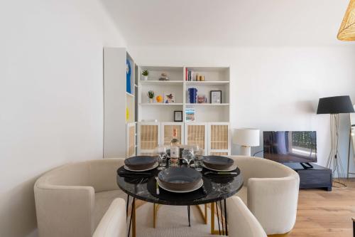 1-Br with Terrace Palm Beach Close to Beaches