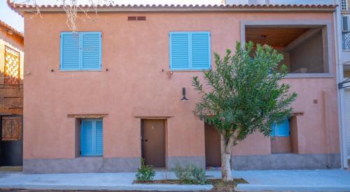 Stone residence across Eiffel's Tower - Filiatro 2