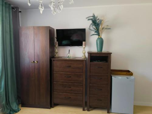 Μια τηλεόραση ή/και κέντρο ψυχαγωγίας στο MAREA rooms