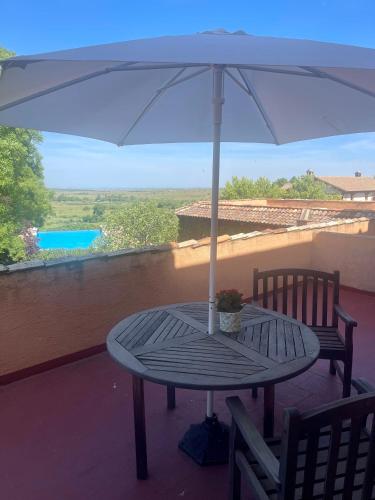 Balkón nebo terasa v ubytování Hotel El Rancho