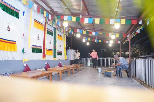 Clientes alojados en White Mountain By Pahadi Adda