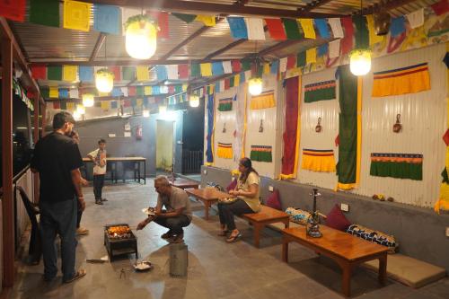 Clientes alojados en White Mountain By Pahadi Adda
