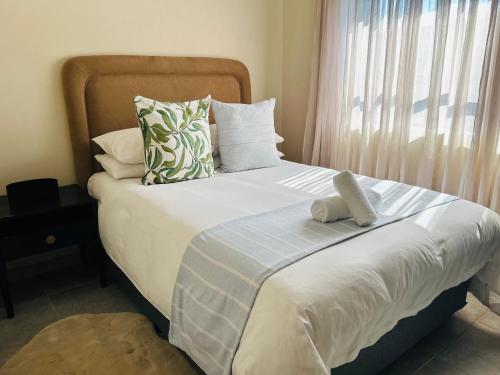 Galeriebild der Unterkunft Stunning modern 2 bedroom apartment in Waterfall Ridge in Midrand