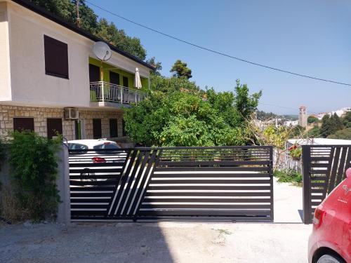 a gate in front of a house at Stefanelo in Ulcinj