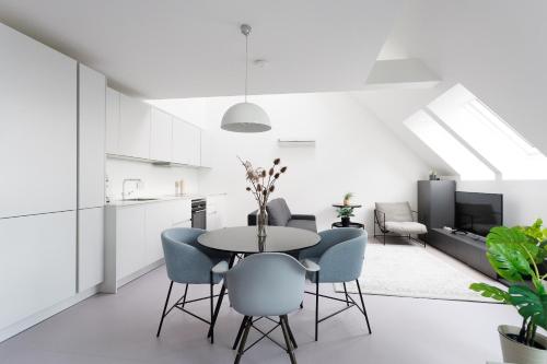 Julius 23 - Cozy Stay Only 5 Mins to City Center