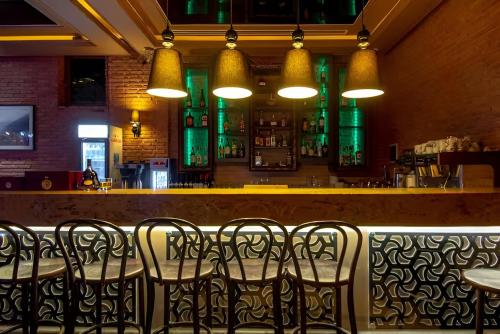 Ο χώρος του lounge ή του μπαρ στο Orbi Palace Bakuriani 101