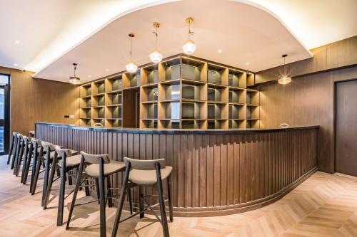 Lounge oder Bar in der Unterkunft VYLUK Hotel Beijing Universal Studios-蔚徕酒店 北京环球影城店
