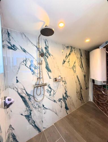 Koupelna v ubytování Core Luxury Suites