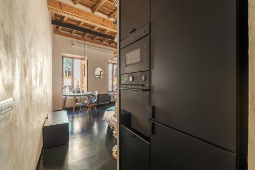 GuestHost - Vintage-Modern Apartment Trastevere