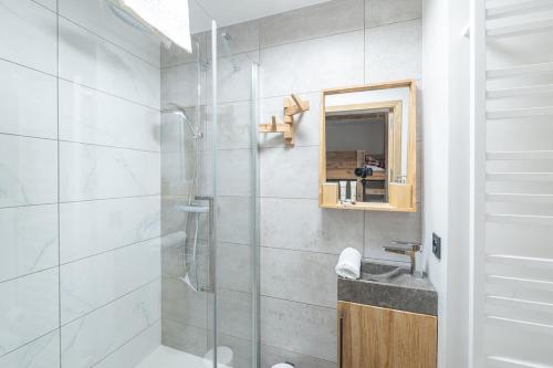 Alpe d'Huez Houses - Chez Cathy - Fermes de l'Alpe - Fabuleux 2 chambres neuf pour 6 personnes photo 3