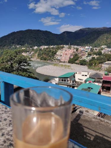 ホステルから撮影された、または一般的な山の景色