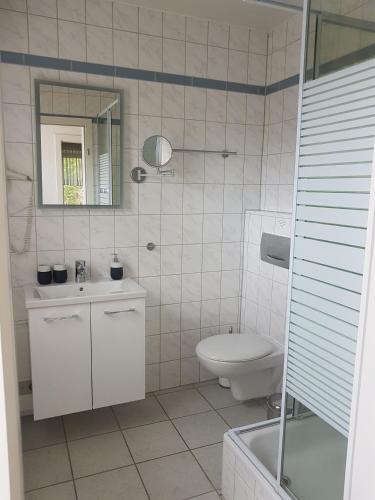 Ένα μπάνιο στο Ferienwohnung Inge Grahl