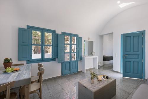 Χώρος καθιστικού στο GTK Santorini Oia Sunset Villas