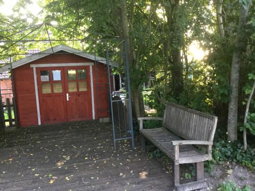 Taman di luar FeWo am Ringkanal