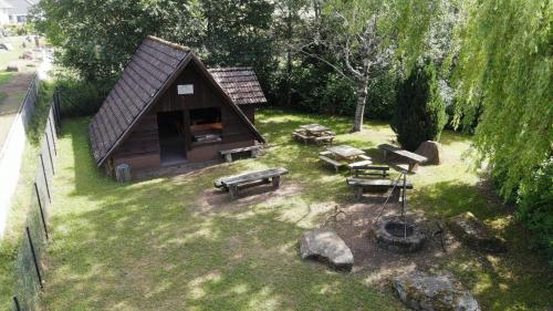 Κήπος έξω από το Ferienhaus Winnetou Schwarzkittelpfad 85