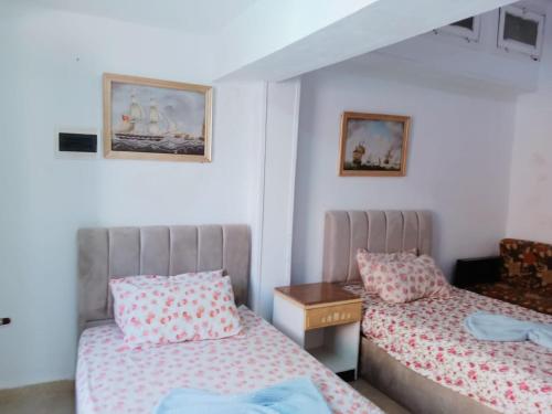 6B Basement chalet 114 4 beds 2 bathrooms on the pool green beachにあるベッド