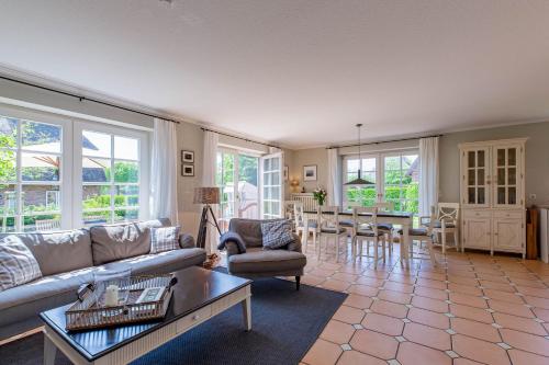 Ruang duduk di Reetdachhaus Hedehusum
