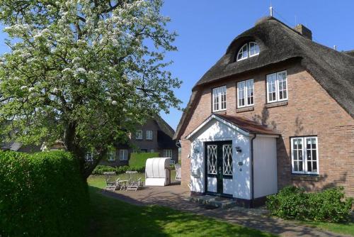 Το κτήριο όπου στεγάζεται  η παραθεριστική κατοικία