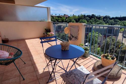Photo de la galerie de l'établissement Apartment with pool near city center, à Fréjus