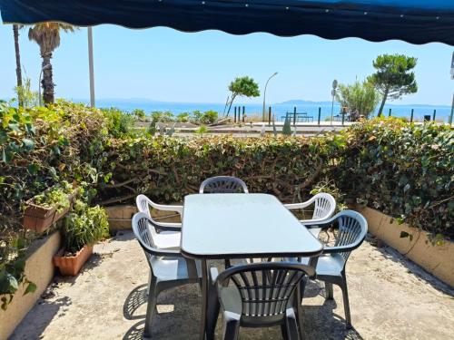 Les Embruns T2 front de mer et parking gratuit