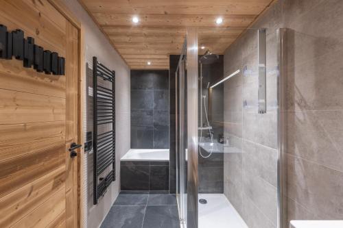 Gallery image of Alpe d'Huez Houses - Hameau de Clotaire - Le cocon blanc - Duplex 5 chambres - cheminée wellness - Ski aux pieds in L'Alpe-d'Huez