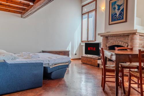 Χώρος καθιστικού στο Suite degli Estensi - in centro storico con Jacuzzi