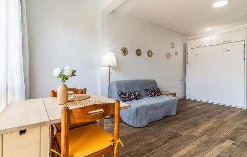 Gorgeous Apartment In Málaga With Swimming Pool