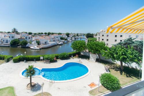 WELCS APARTAMENTO 277 EMP con vistas al canal