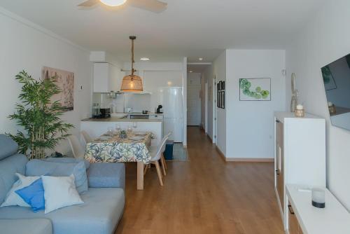 WELCS APARTAMENTO 277 EMP con vistas al canal