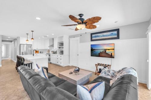 Køkken eller tekøkken på Sapphire Beach House Villa