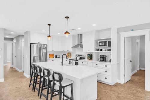 Køkken eller tekøkken på Sapphire Beach House Villa