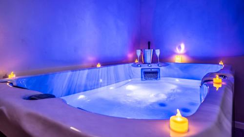 Φωτογραφία από το άλμπουμ του Grange de Clyna-Piscine & Spa à 10 min du circuit σε Parigné-lʼÉvêque