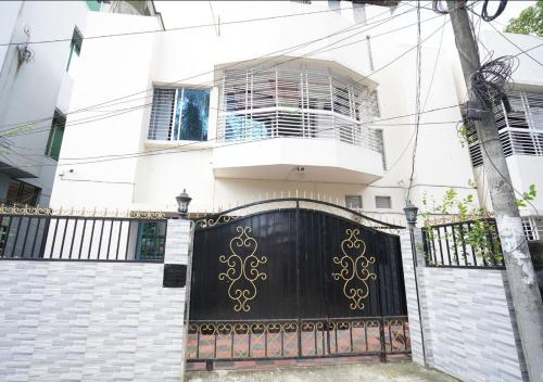 Alom Manzil - 4 Bedroom Family Home