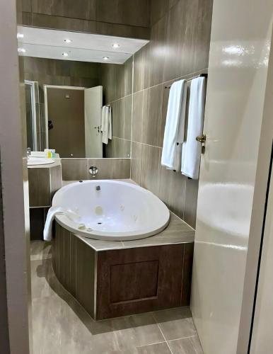 Koupelna v ubytování Chrismar Hotel Lusaka