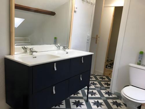 Ένα μπάνιο στο La Maison du Ruisseau