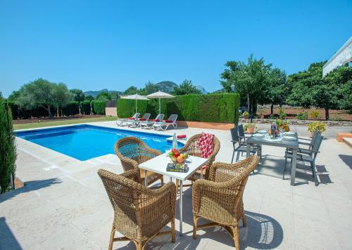 Owl Booking Villa Marvil - Exclusive Holidays