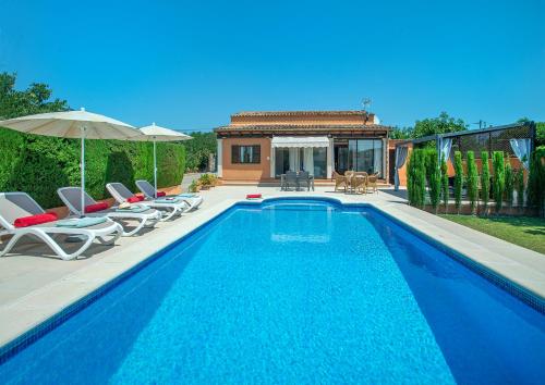 Owl Booking Villa Marvil - Exclusive Holidays