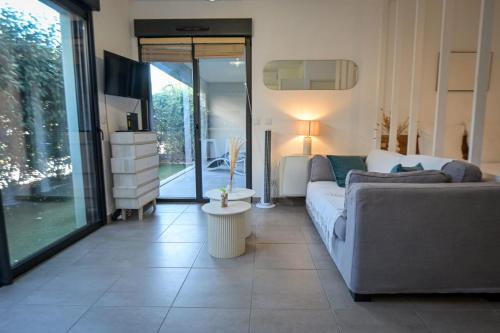 Xena - Studio with terrace Aspretto - by TGB