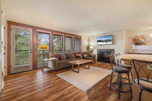 Posezení v ubytování 15 min drive to Mt Bachelor Resort Perks