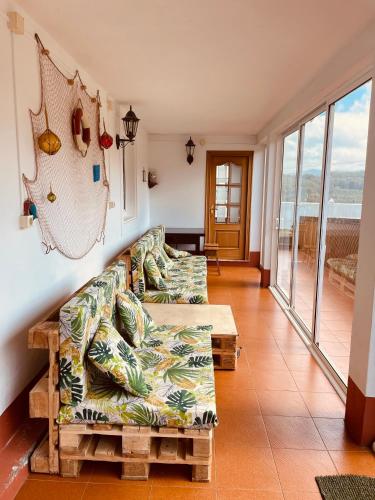 Χώρος καθιστικού στο Beachfront Surf & Holiday House, Charming & Quiet
