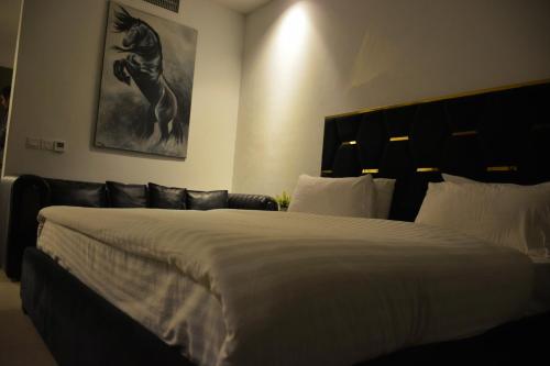 Galería fotográfica de Luxury Studio Apartment By Alvis Suite en Lahore