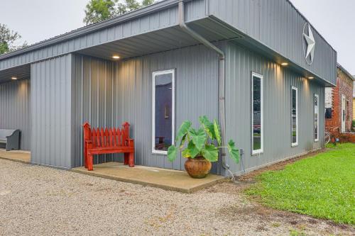 Foto dalla galleria di Shared Outdoor Space Quaint Studio in Fredonia a Fredonia