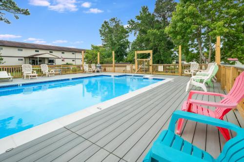 Kolam renang di atau dekat dengan Assateague Inn 104-S