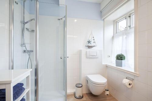 Ein Badezimmer in der Unterkunft Maries Stuga