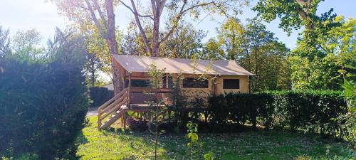 Κήπος έξω από το camping ile aux loisirs