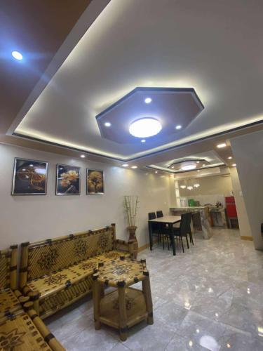 Ruang duduk di Arya's Place Transient Home