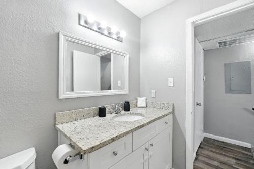Ένα μπάνιο στο Pioneer Creek 604-07 I Spacious 1 Bed 1 Bath